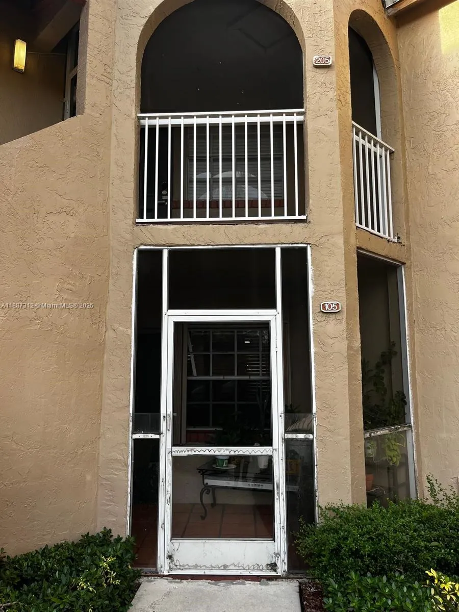 8842 SW 3rd St # 105, Pembroke Pines FL 33025