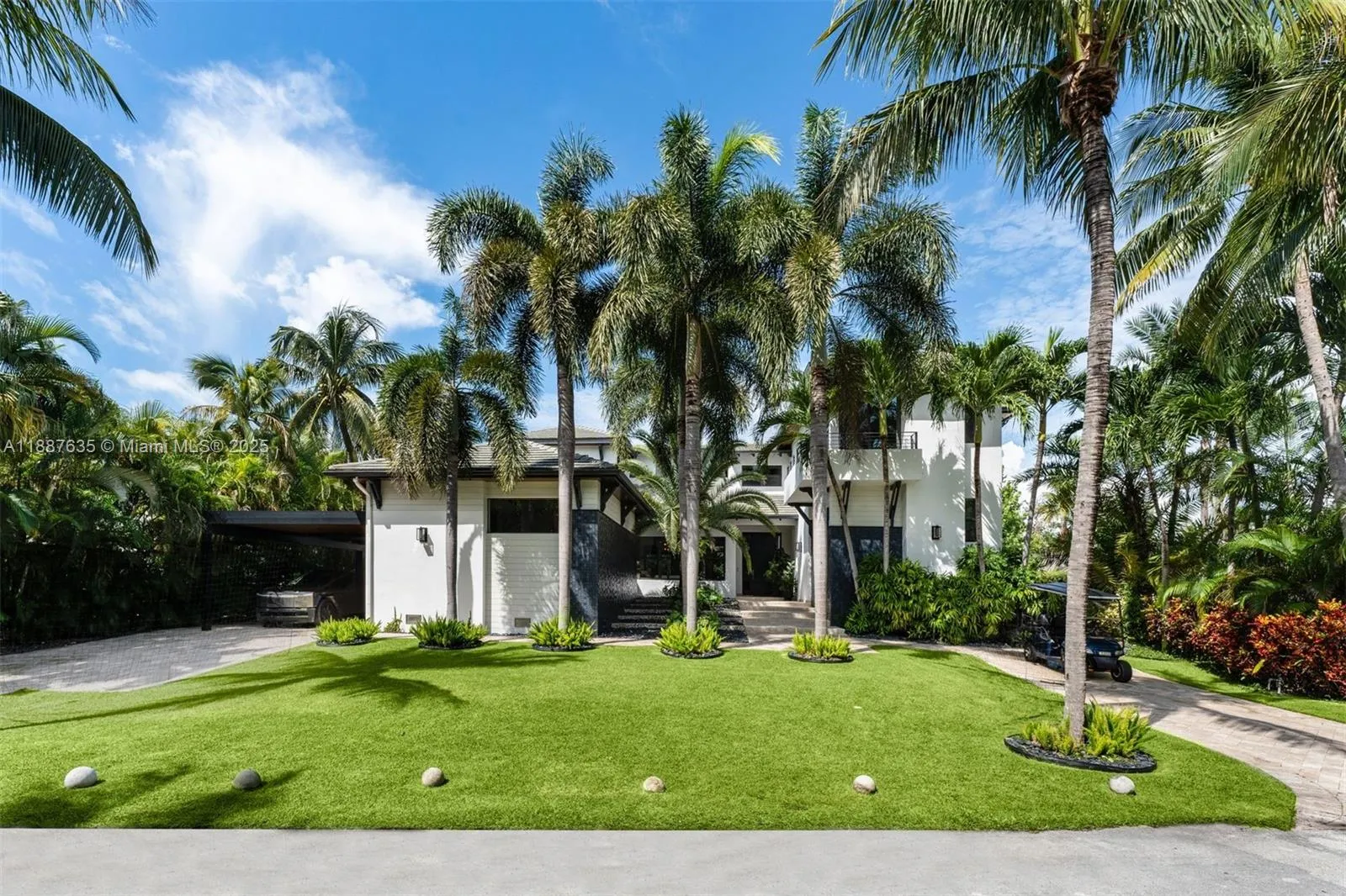 6 bedroom 7 bath for sale at 330 Caribbean Rd, Key Biscayne FL 33149