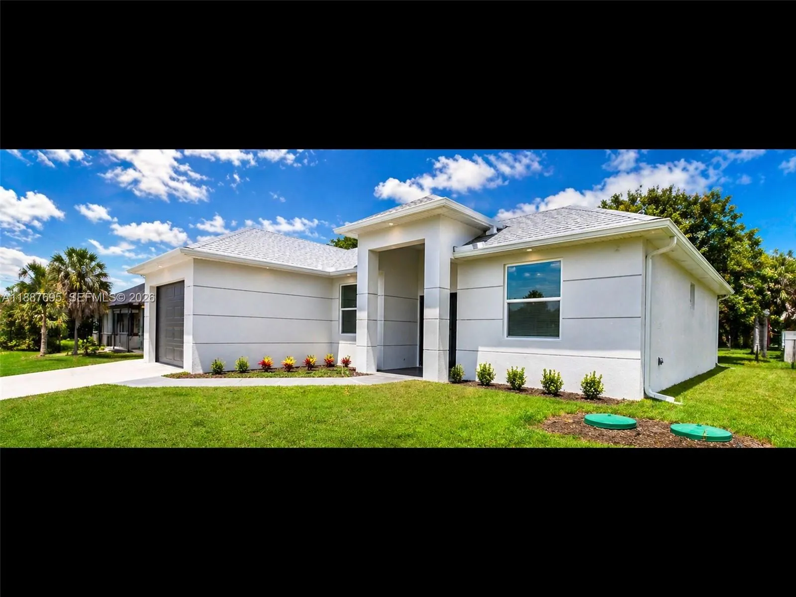 2524 LAKEVIEW DR, Lehigh Acres FL 33936