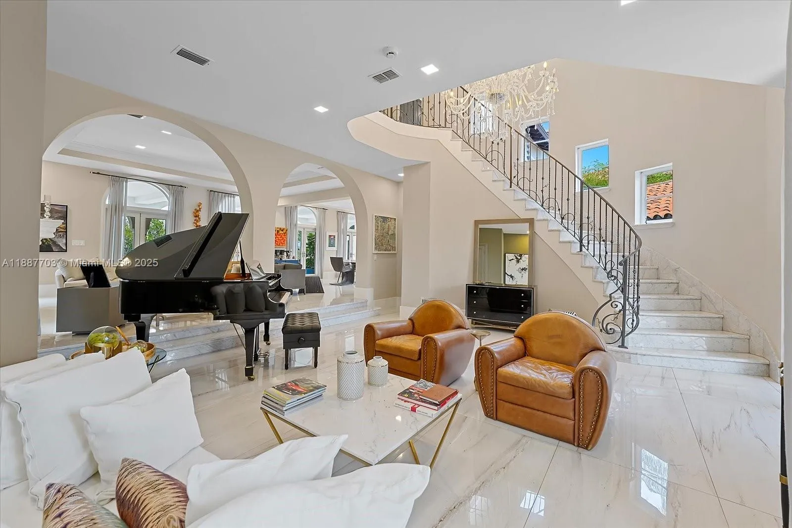 285 Carabela Ct, Coral Gables FL 33143