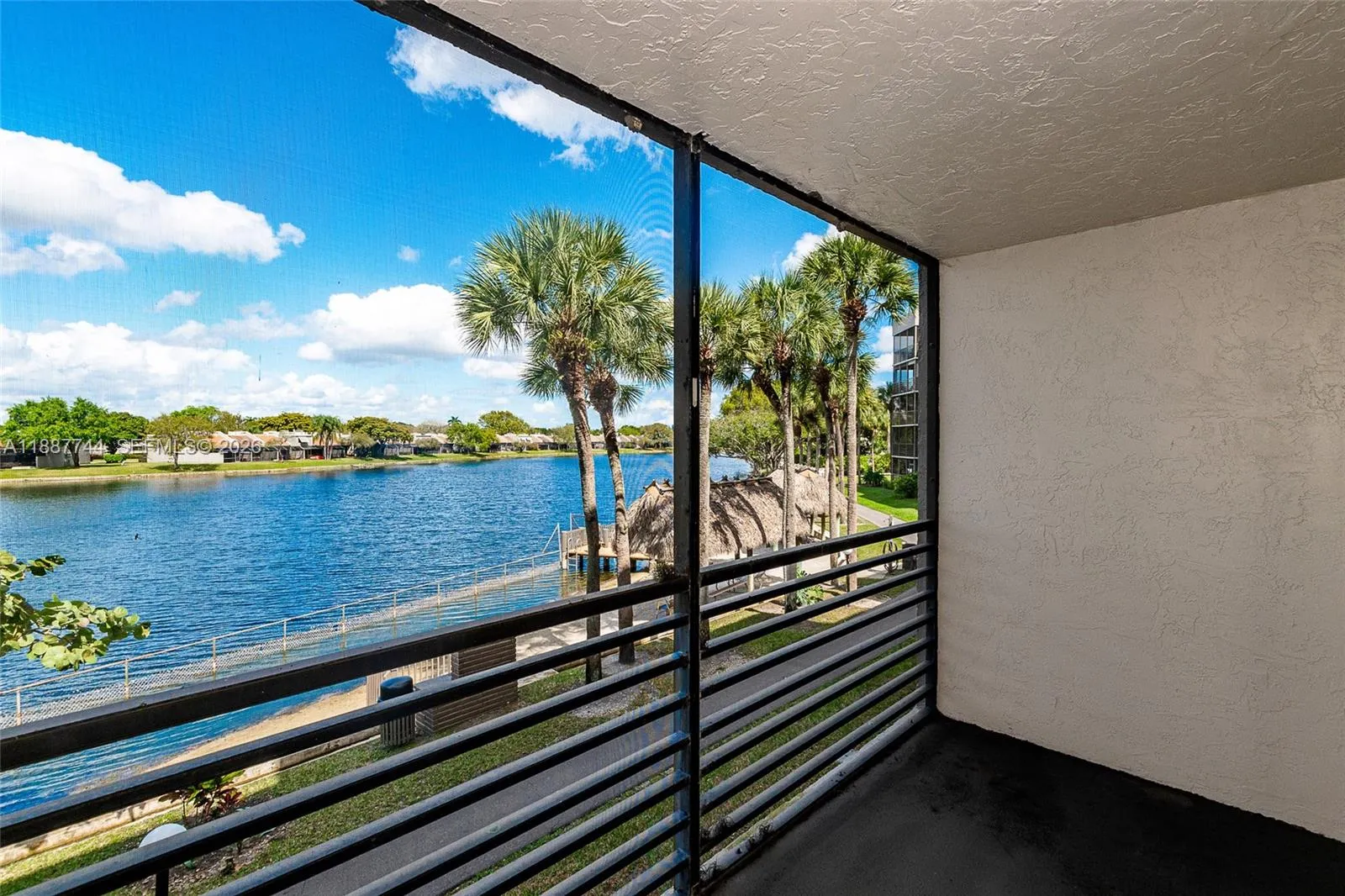 1 bedroom 2 bath for sale at 1100 Colony Point Cir # 208, Pembroke Pines FL 33026