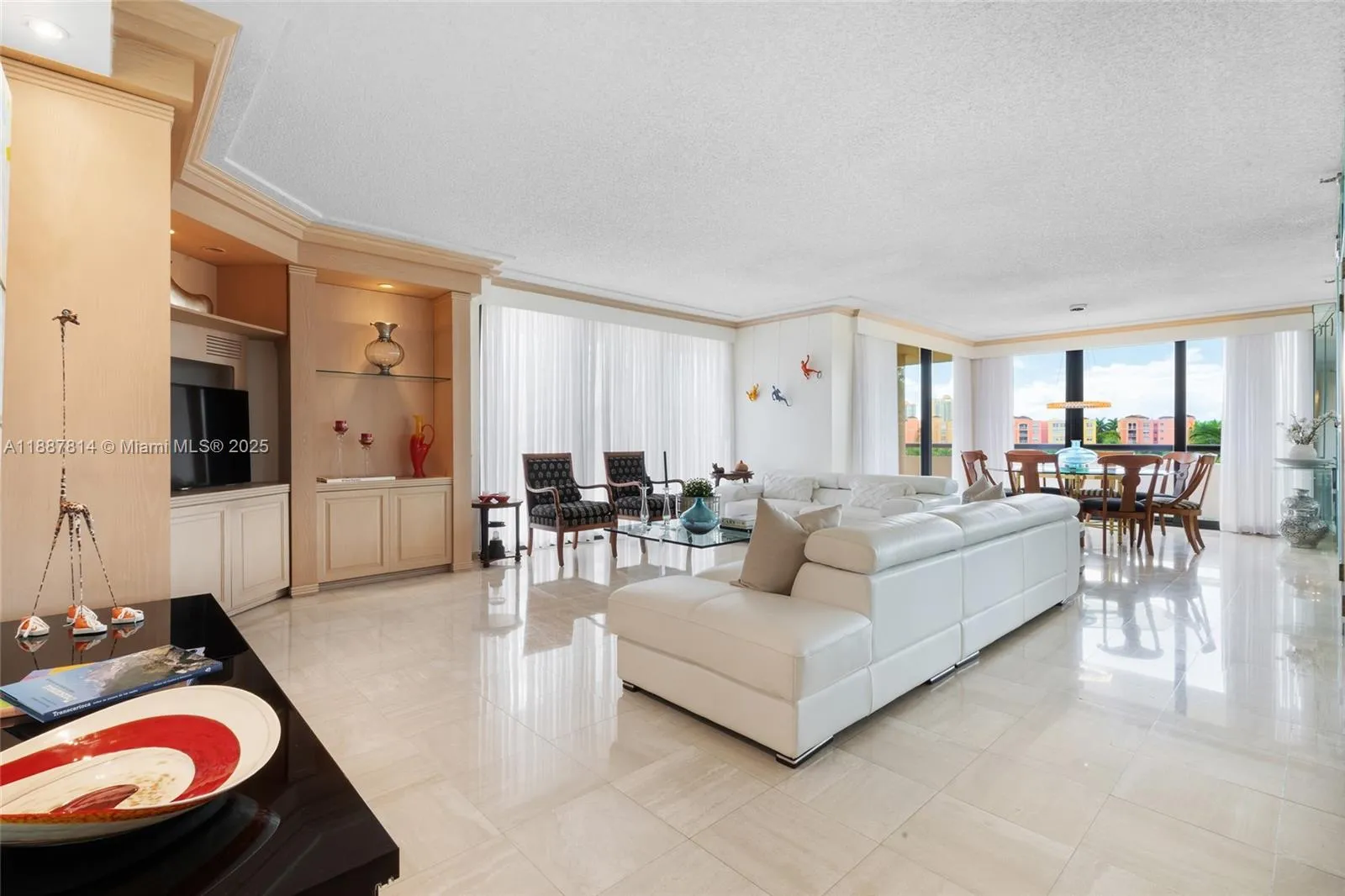 2 bedroom 2 bath for sale at 19667 Turnberry Way # 3D, Aventura FL 33180