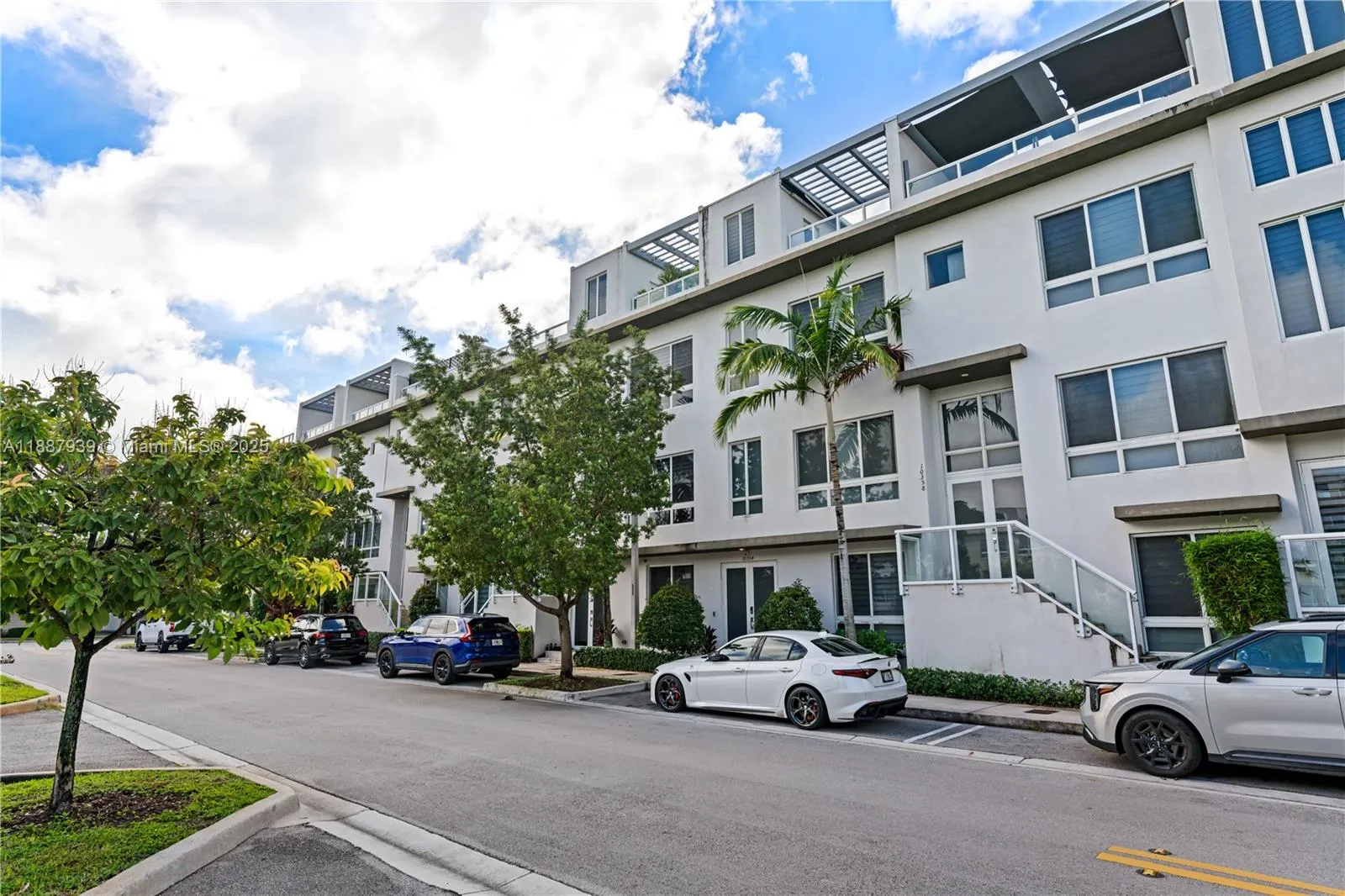 3 bedroom 3 bath for sale at 10354 NW 64th St, Doral FL 33178