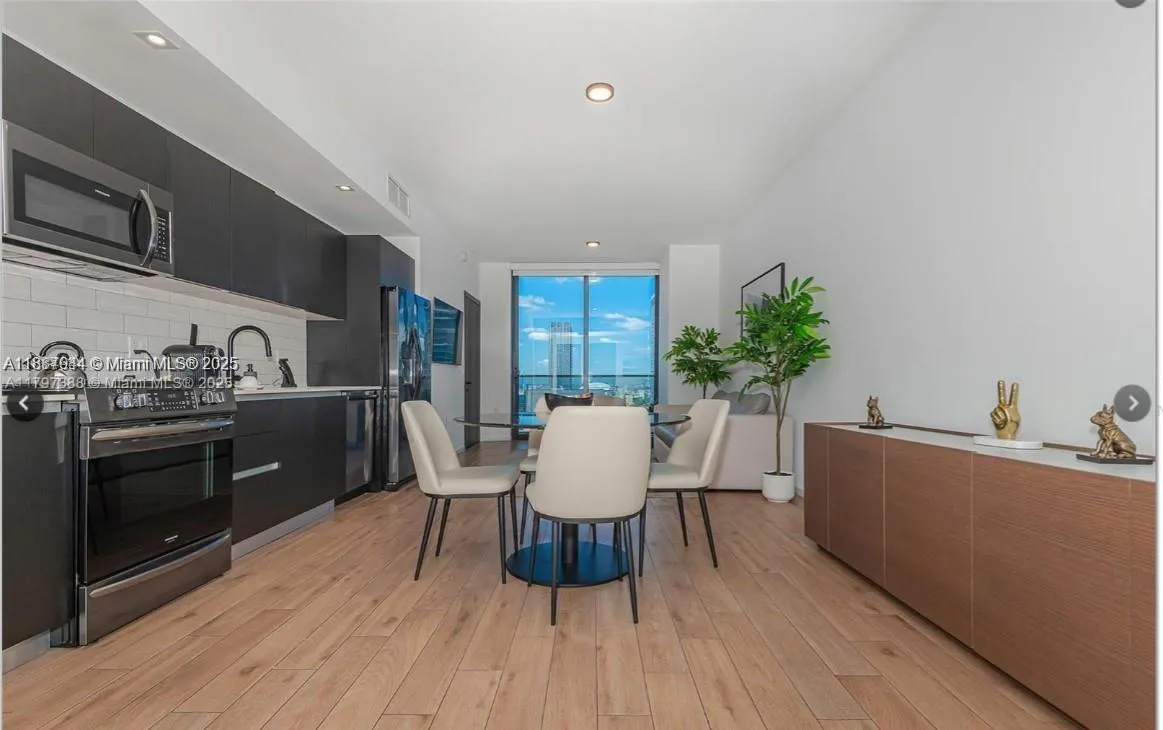 398 NE 5th St # 1518, Miami FL 33132
