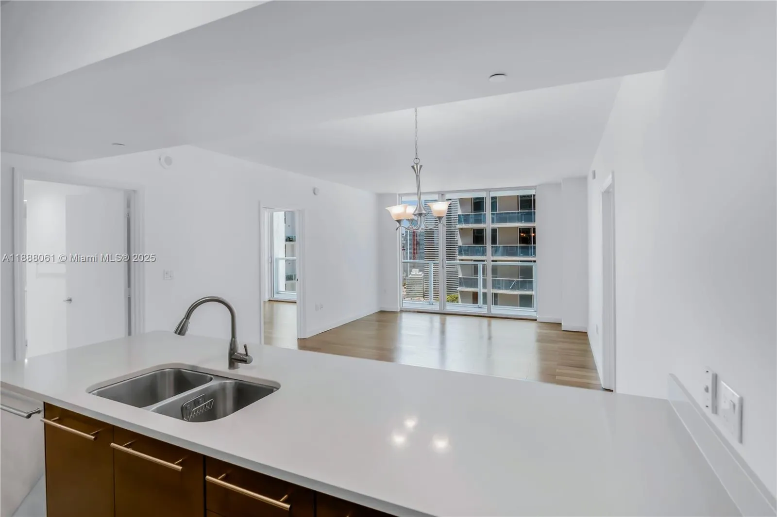 2 bedroom 2 bath for sale at 55 SE 6th St # 3503, Miami FL 33131