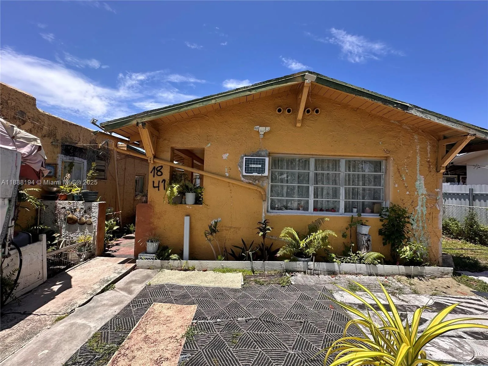 1842 NW 18th Ter, Miami FL 33125