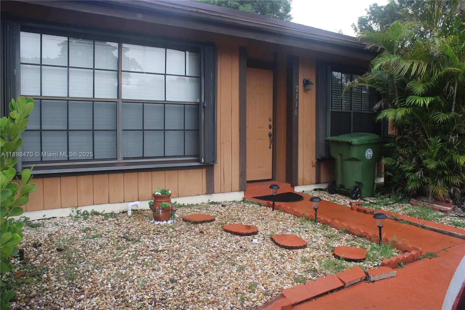 2 bedroom 2 bath for sale at 2330 Plum Ct, Pembroke Pines FL 33026