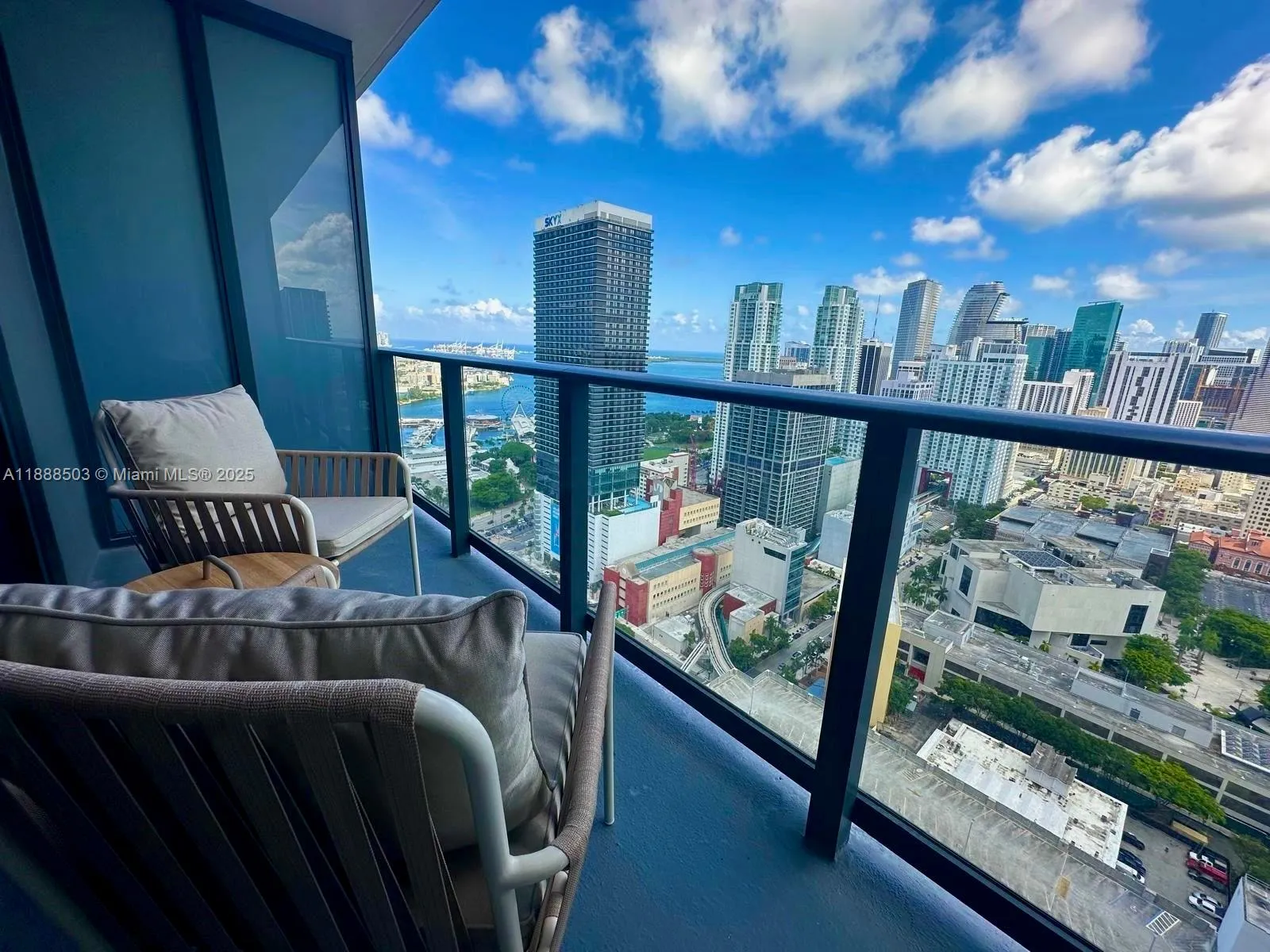 1 bath for sale at 159 NE 6th St # 3306, Miami FL 33132