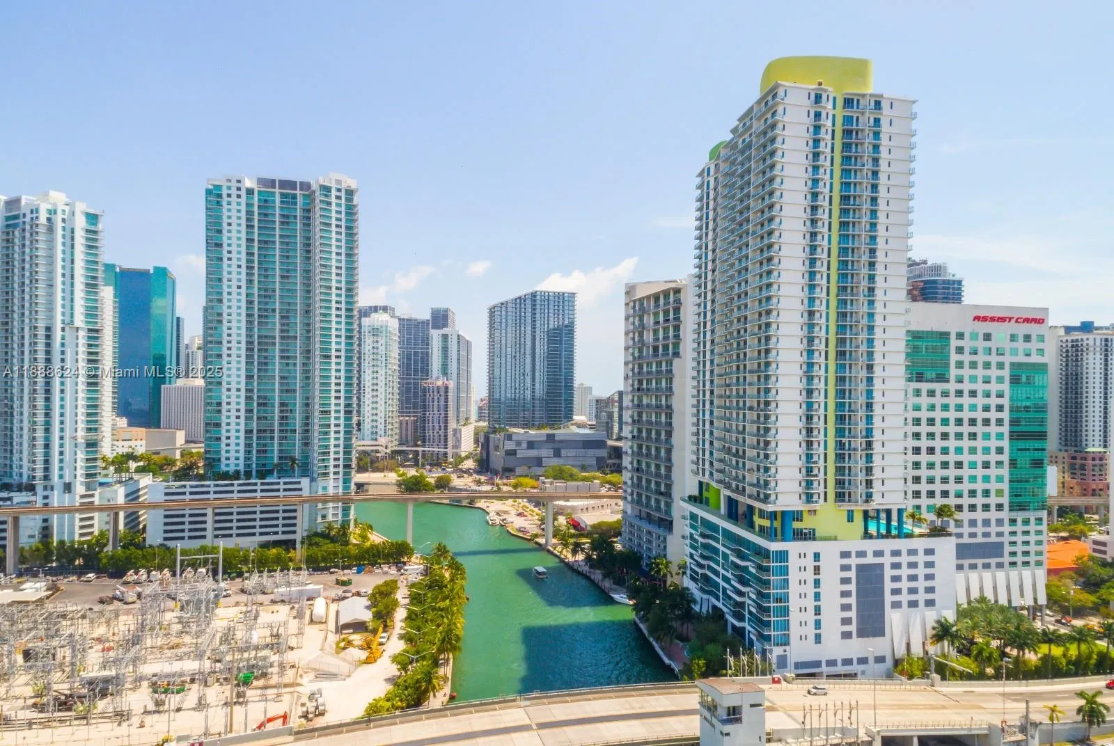 1 bedroom 1 bath for sale at 185 SW 7th St # 3605, Miami FL 33130
