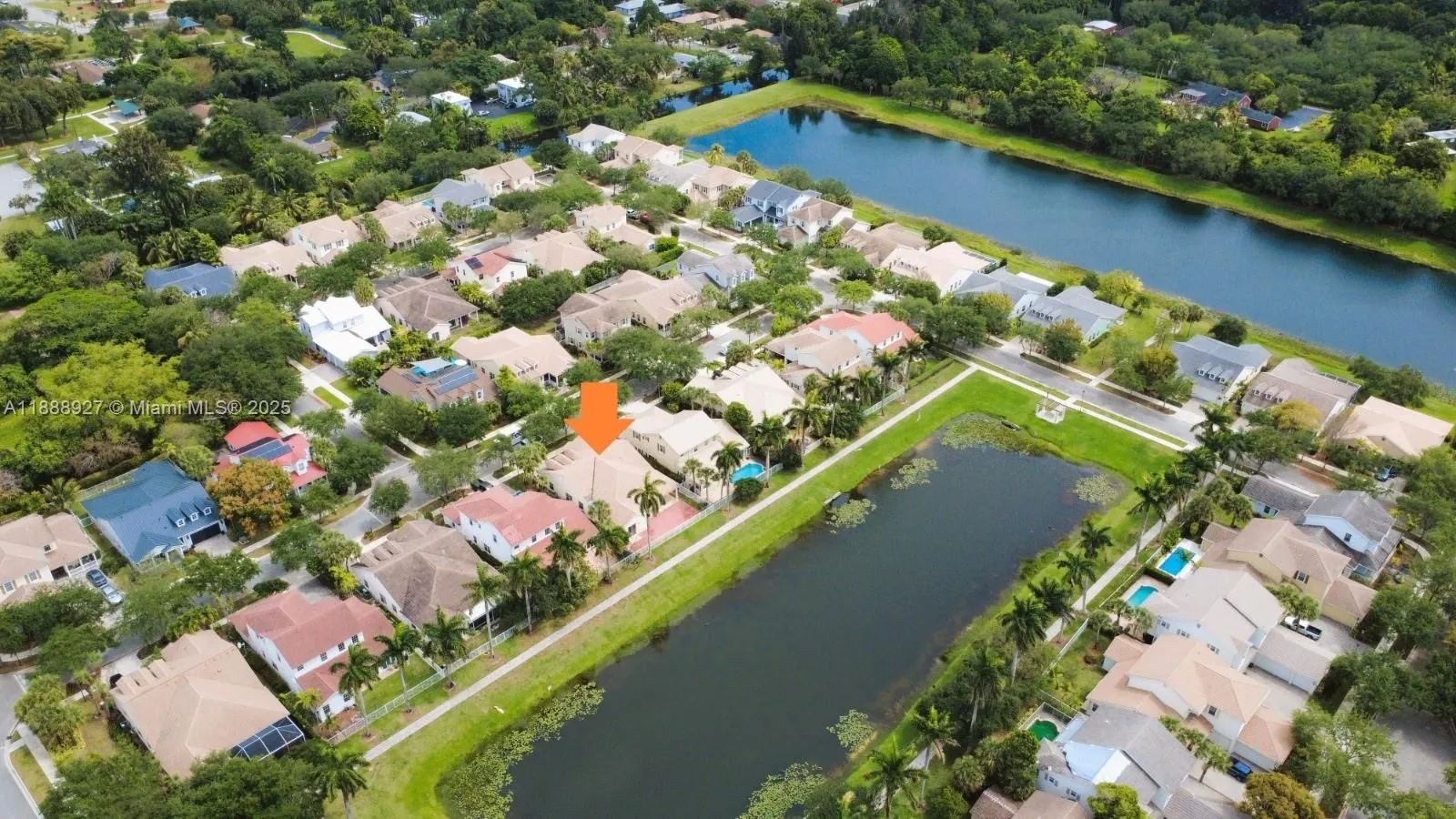 4713 Village Way, Davie FL 33314