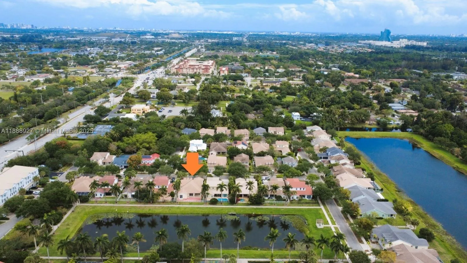 4713 Village Way, Davie FL 33314