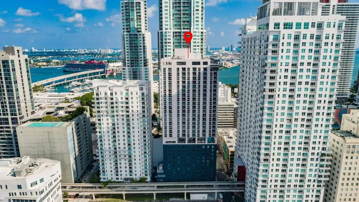 227 NE 2nd St # 3001, Miami FL 33132