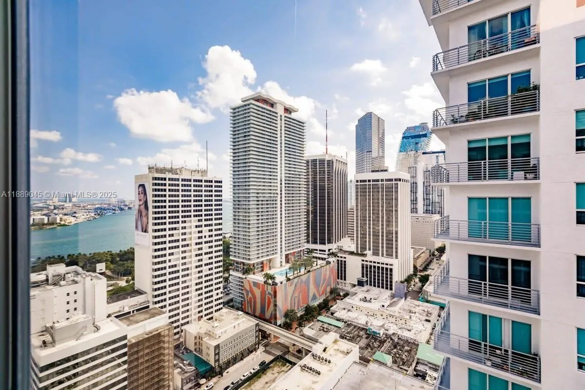 227 NE 2nd St # 3001, Miami FL 33132