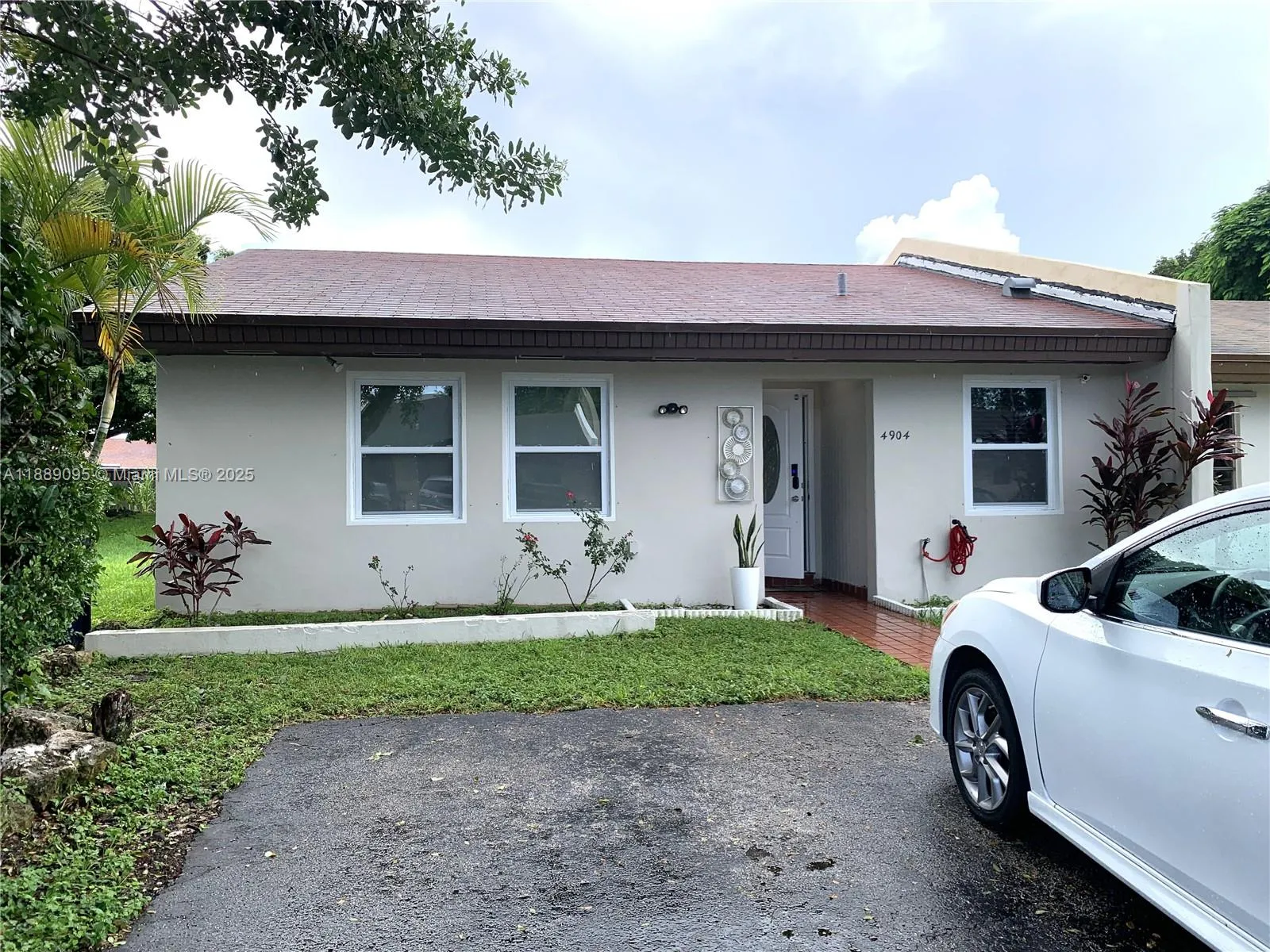 2 bedroom 2 bath for sale at 4904 SW 139th Ct, Miami FL 33175