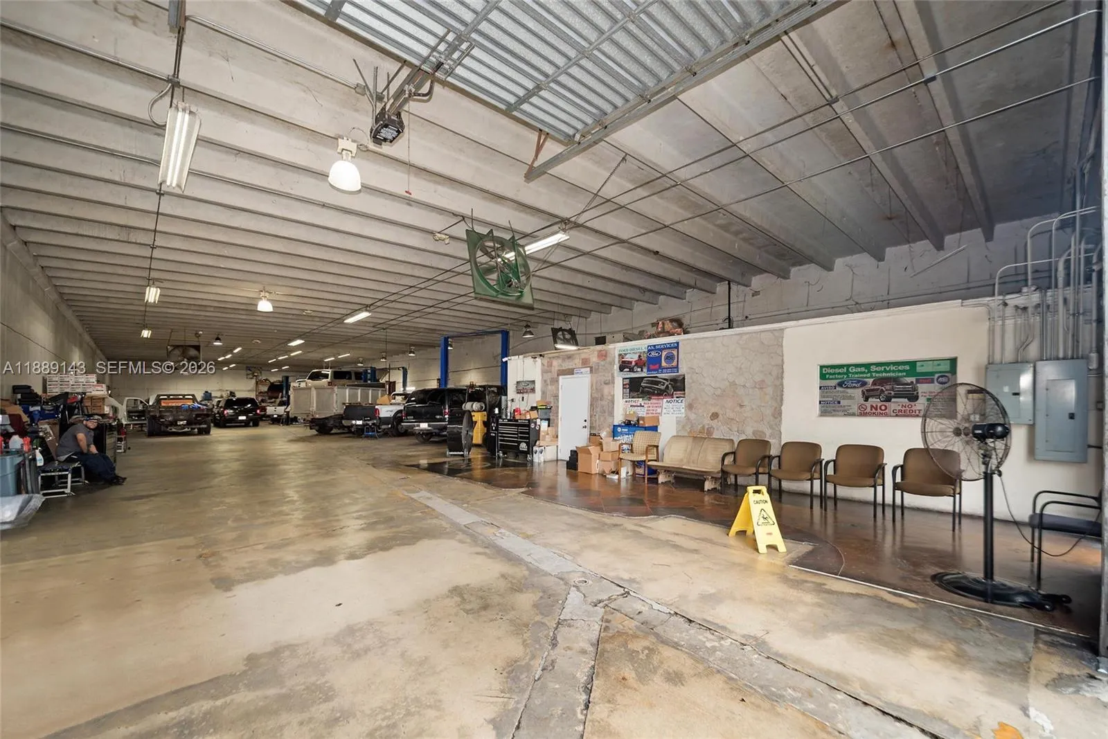 8230 NW 56th St, Doral FL 33166