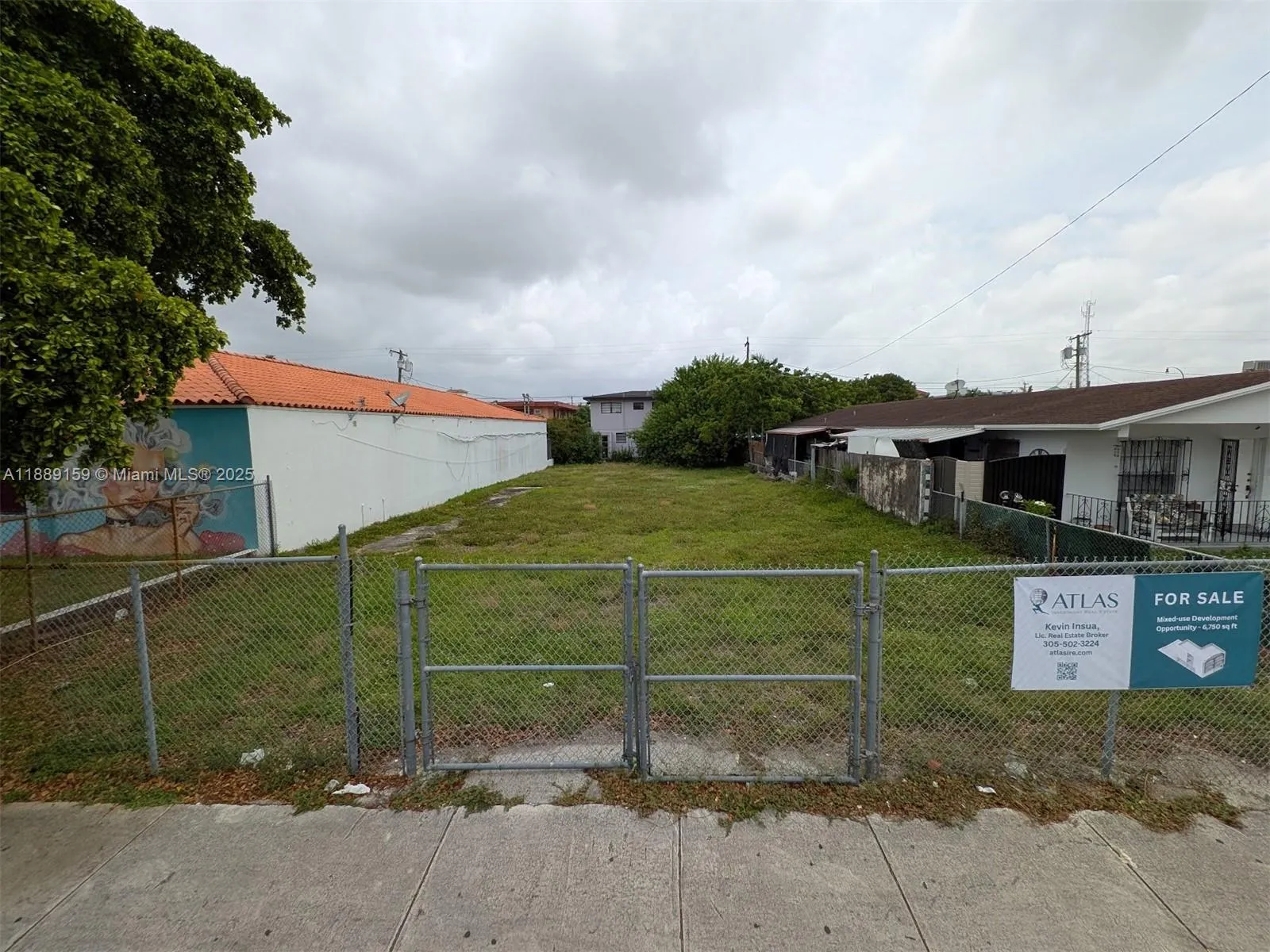 33 W 3rd St, Hialeah FL 33010