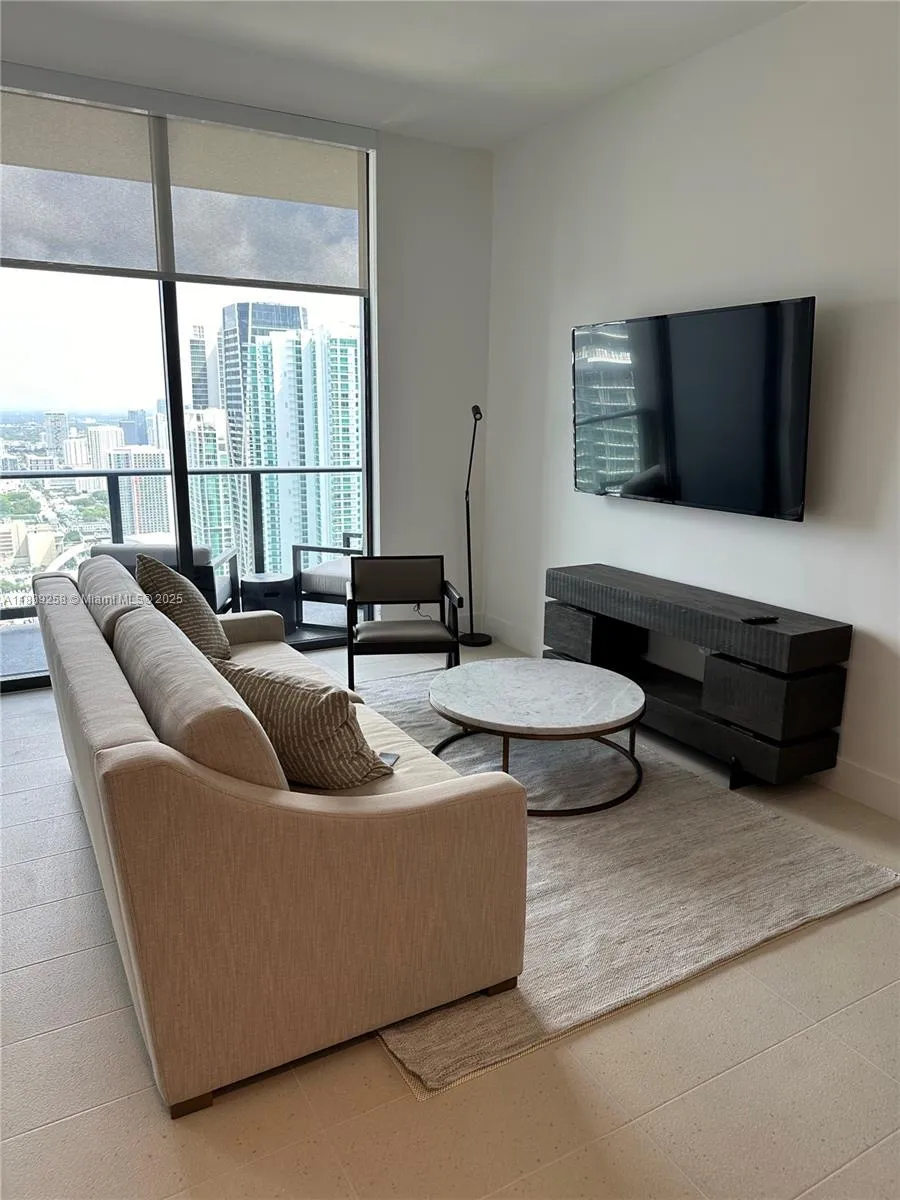 159 NE 6th St # 5013, Miami FL 33132