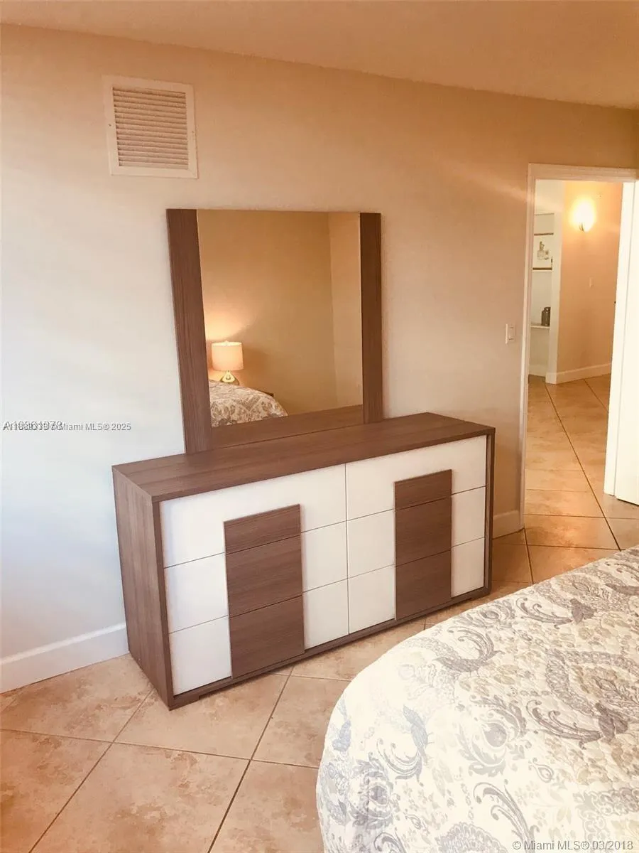 6917 Collins Ave # 912, Miami Beach FL 33141