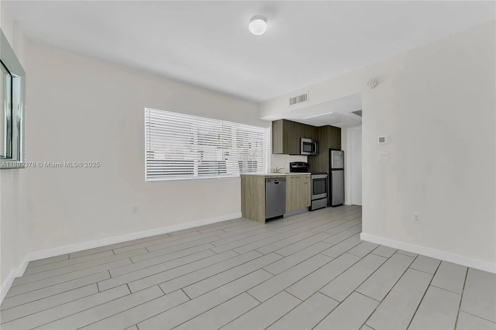 1 bedroom 1 bath for sale at 740 Meridian Ave # 18, Miami Beach FL 33139