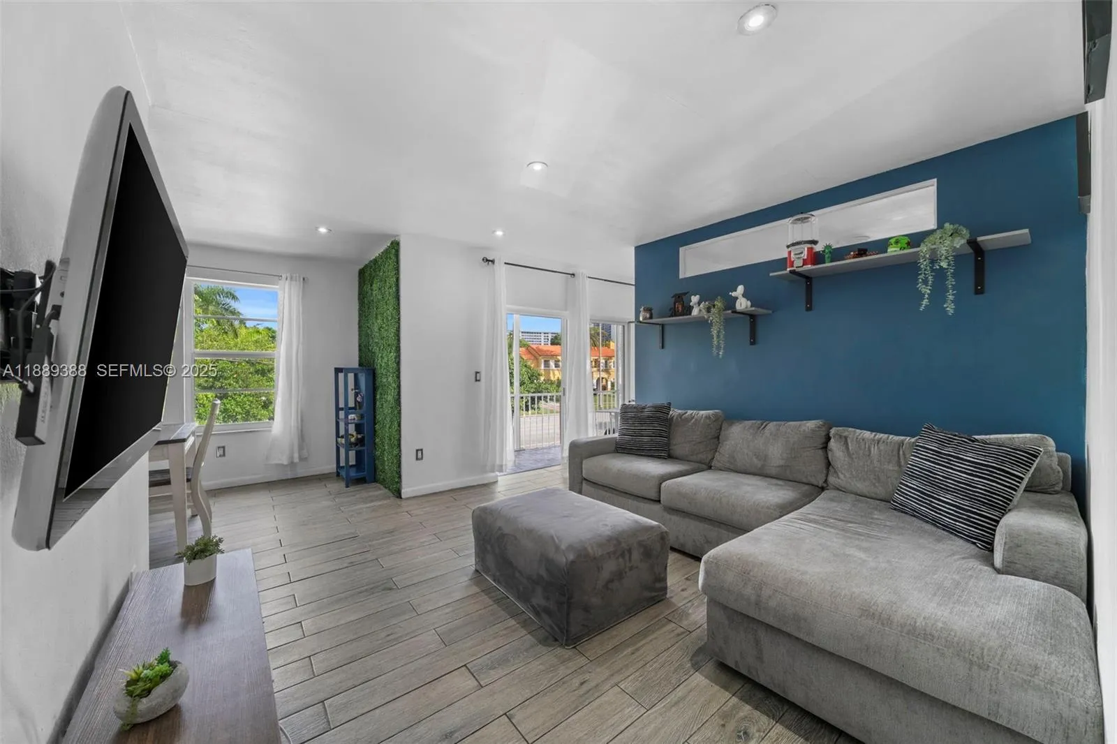 2858 Pine Tree Dr # 5, Miami Beach FL 33140