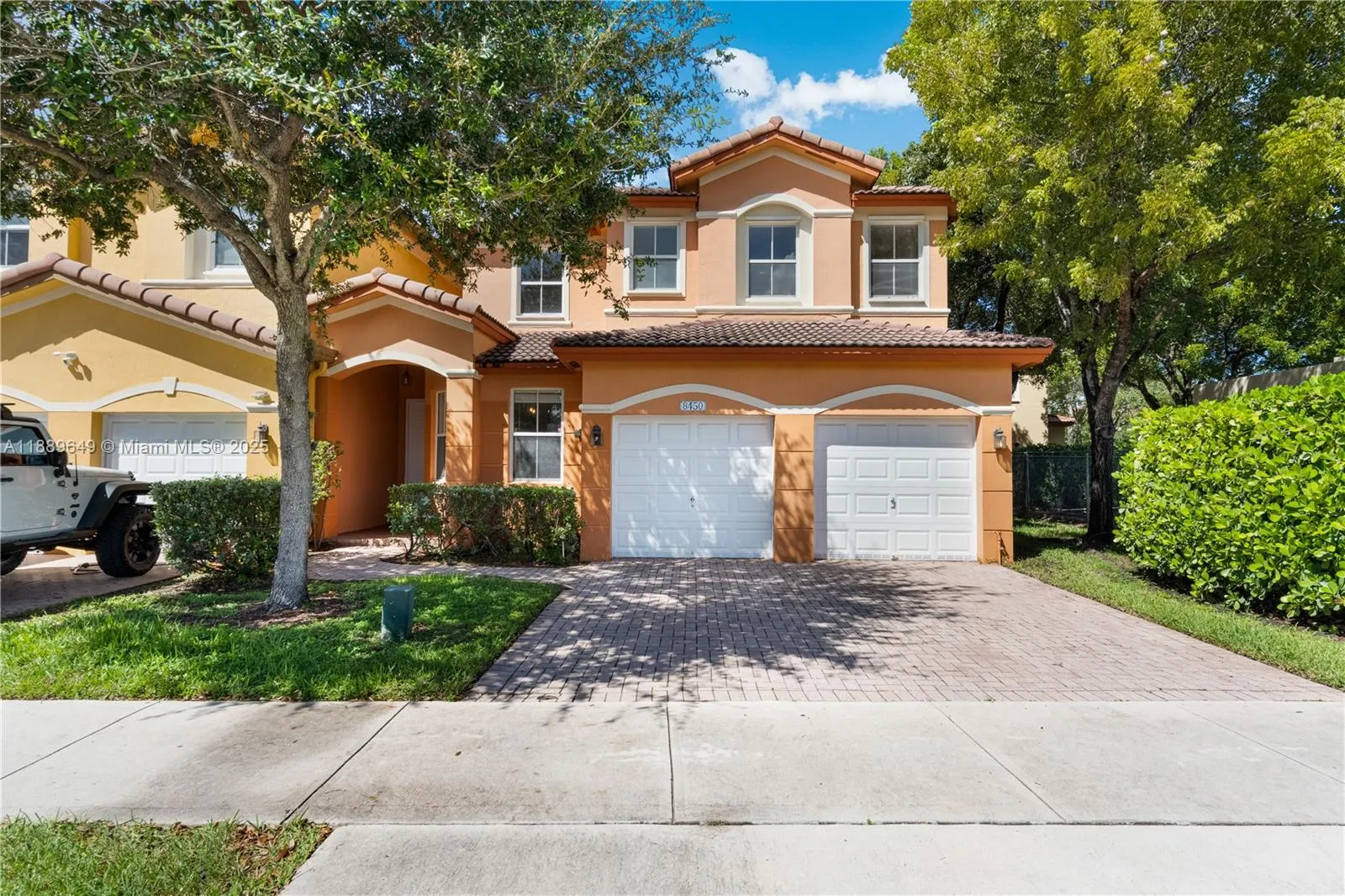 4 bedroom 3 bath for sale at 8450 NW 113th Psge, Doral FL 33178