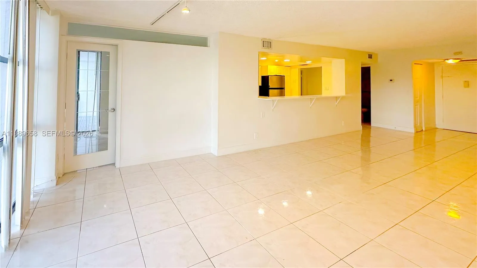 800 Parkview Dr # 323, Hallandale Beach FL 33009