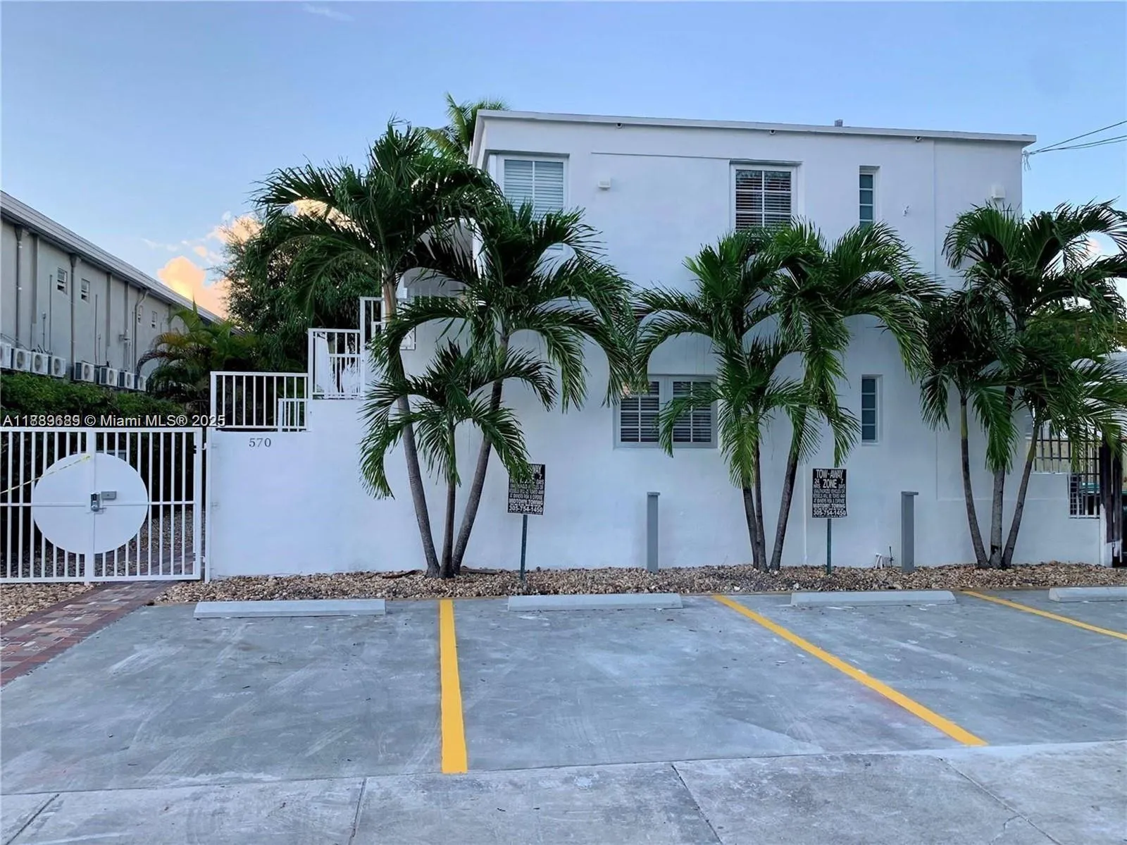 570 NE 68th St, Miami FL 33138