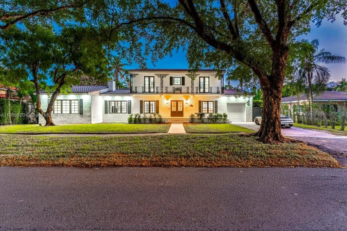 1426 Robbia Ave, Coral Gables FL 33146
