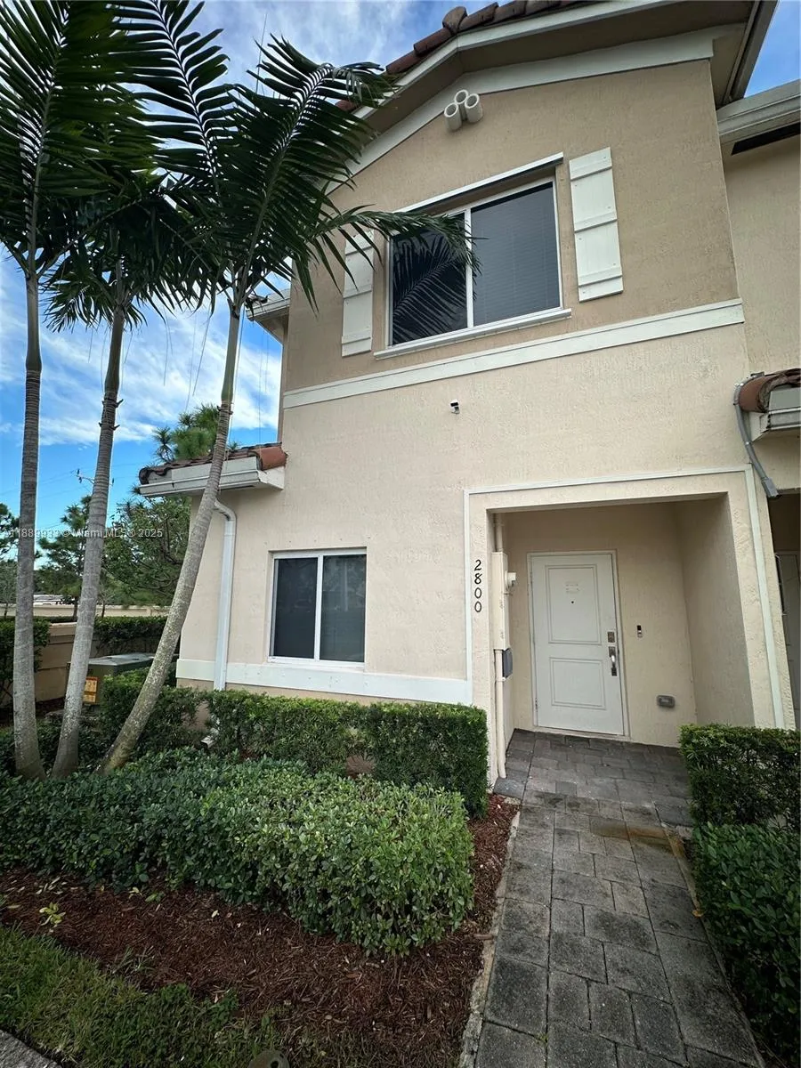 3 bedroom 2 bath for sale at 2800 NW 180th St, Miami Gardens FL 33056