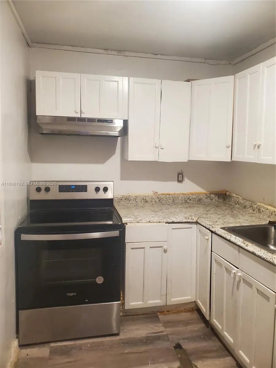 1603 ROSELAND, Sebring FL 33870