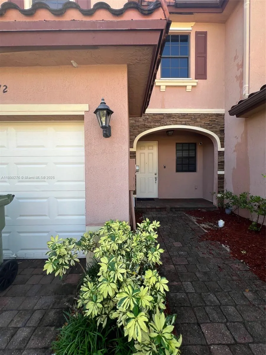 3 bedroom 2 bath for sale at 3772 SE 2nd Dr # 3772, Homestead FL 33033