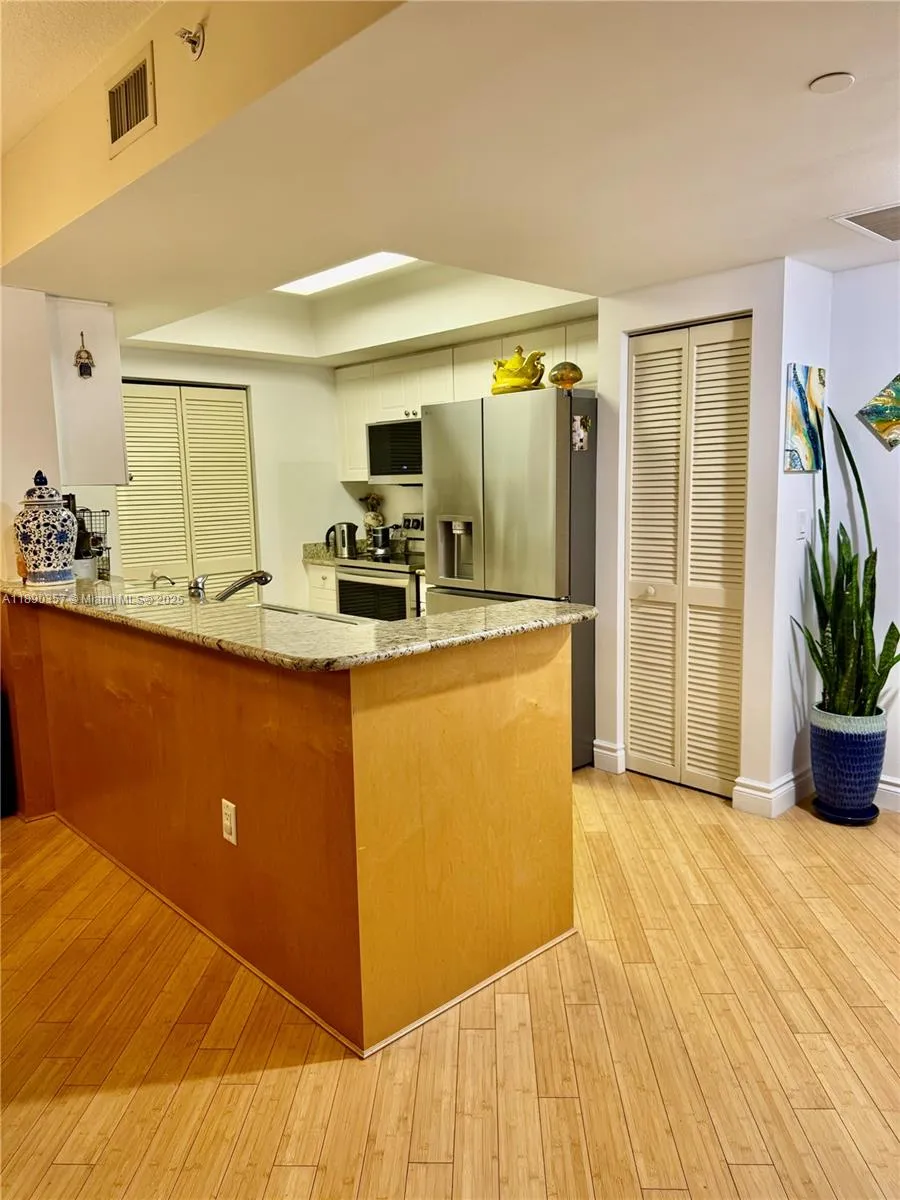 19501 W Country Club Dr # 2515, Aventura FL 33180
