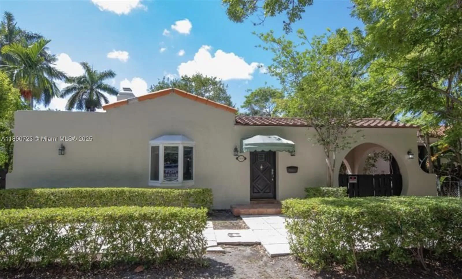 5 bedroom 3 bath for sale at 3050 Alton Rd, Miami Beach FL 33140