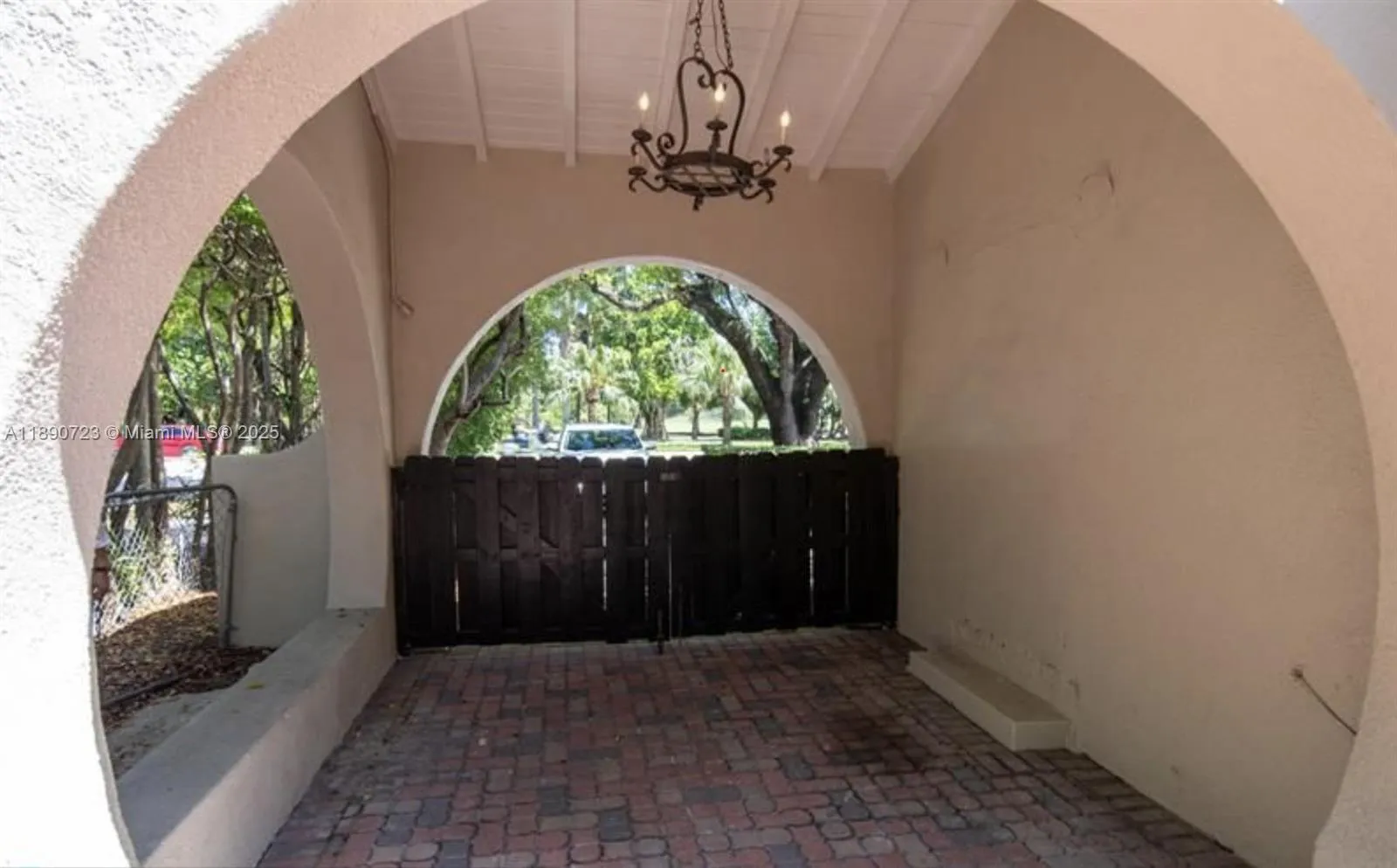 3050 Alton Rd, Miami Beach FL 33140