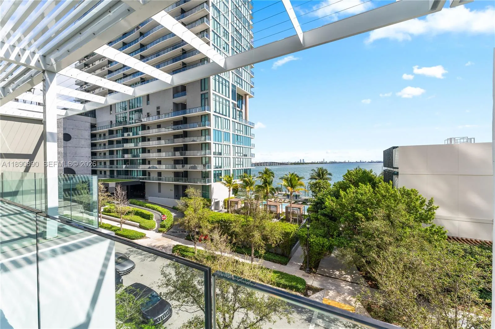 650 NE 32nd St, Miami FL 33137