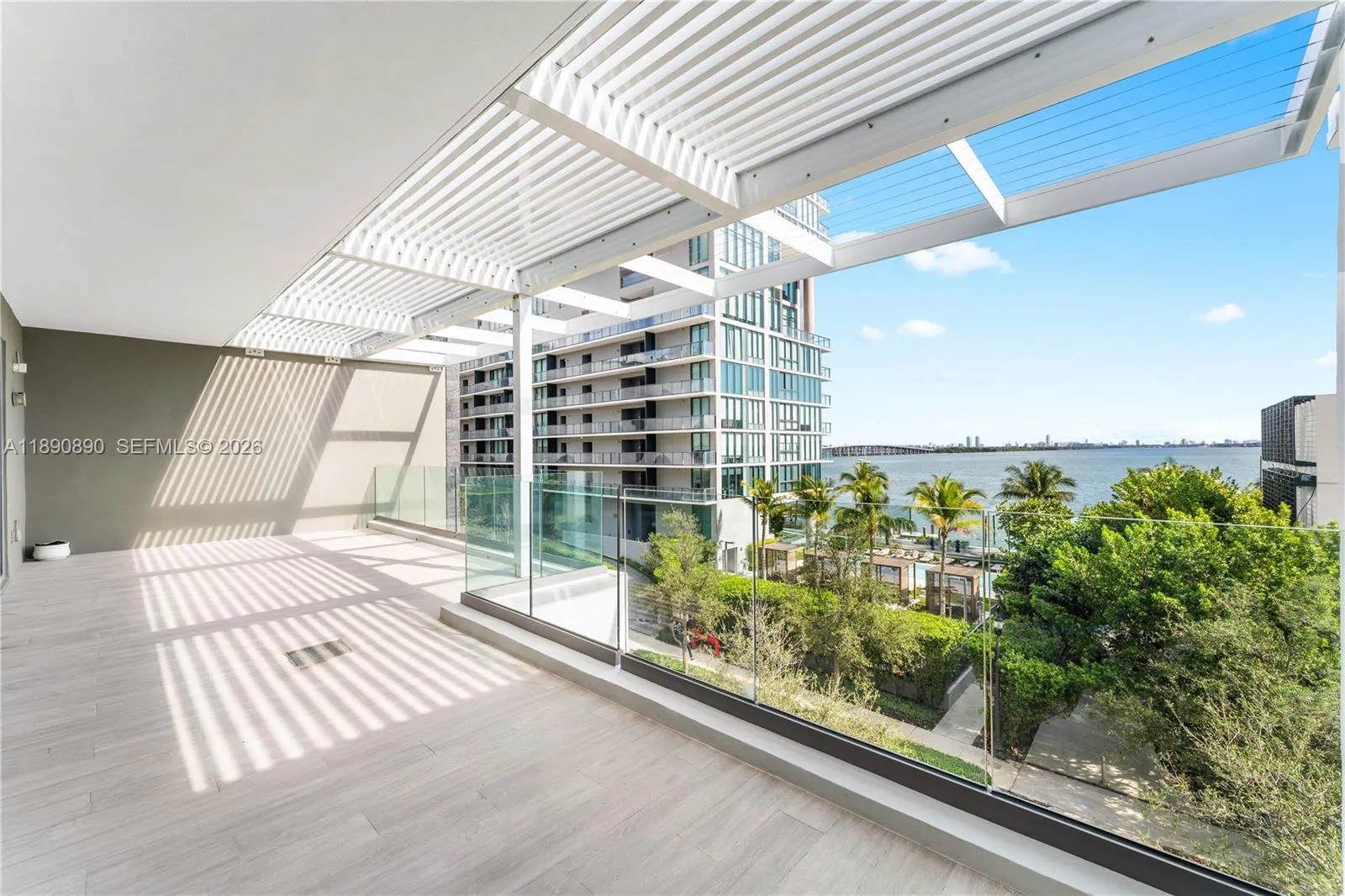 650 NE 32nd St, Miami FL 33137