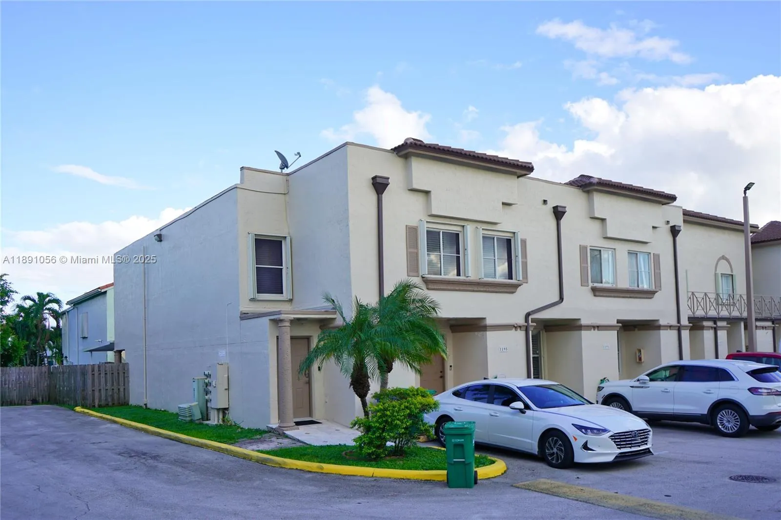 1195 NW 124th Ave # 2202, Miami FL 33182