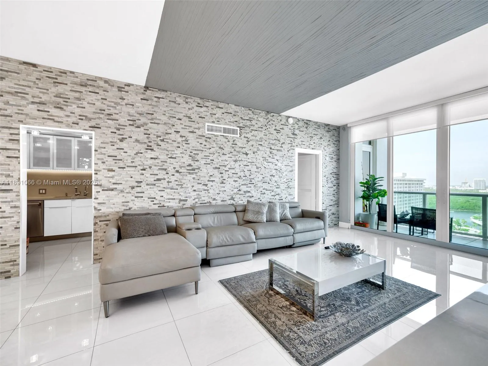 100 Bayview Dr, Sunny Isles Beach FL 33160