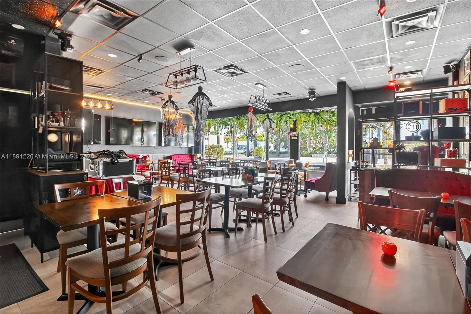 Turnkey Restaurant For Sale in Miami Beach, Miami Beach FL 33141