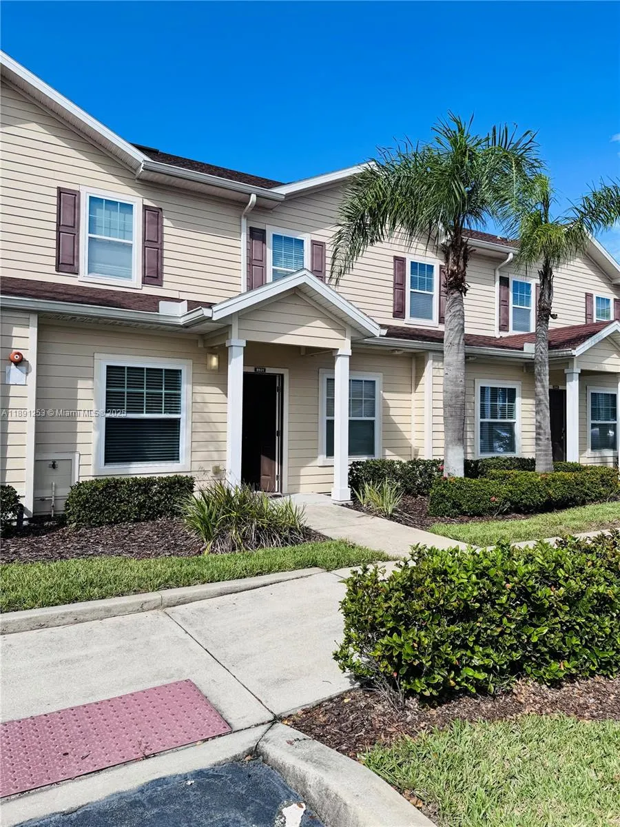 3 bedroom 2 bath for sale at 8931 Shine Dr, Kissimmee FL 34747