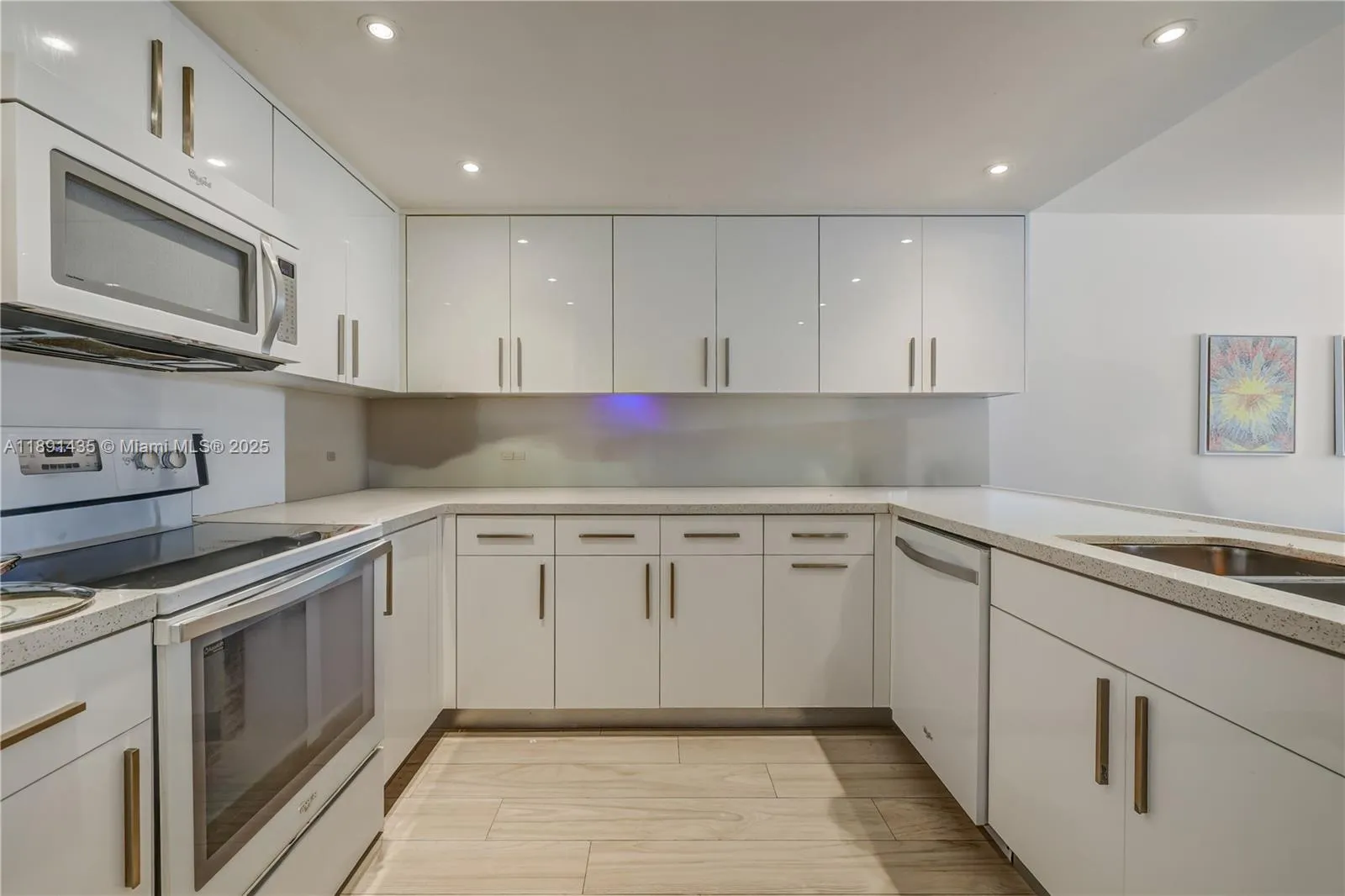 2 bedroom 2 bath for sale at 1901 Brickell Ave # B413, Miami FL 33129