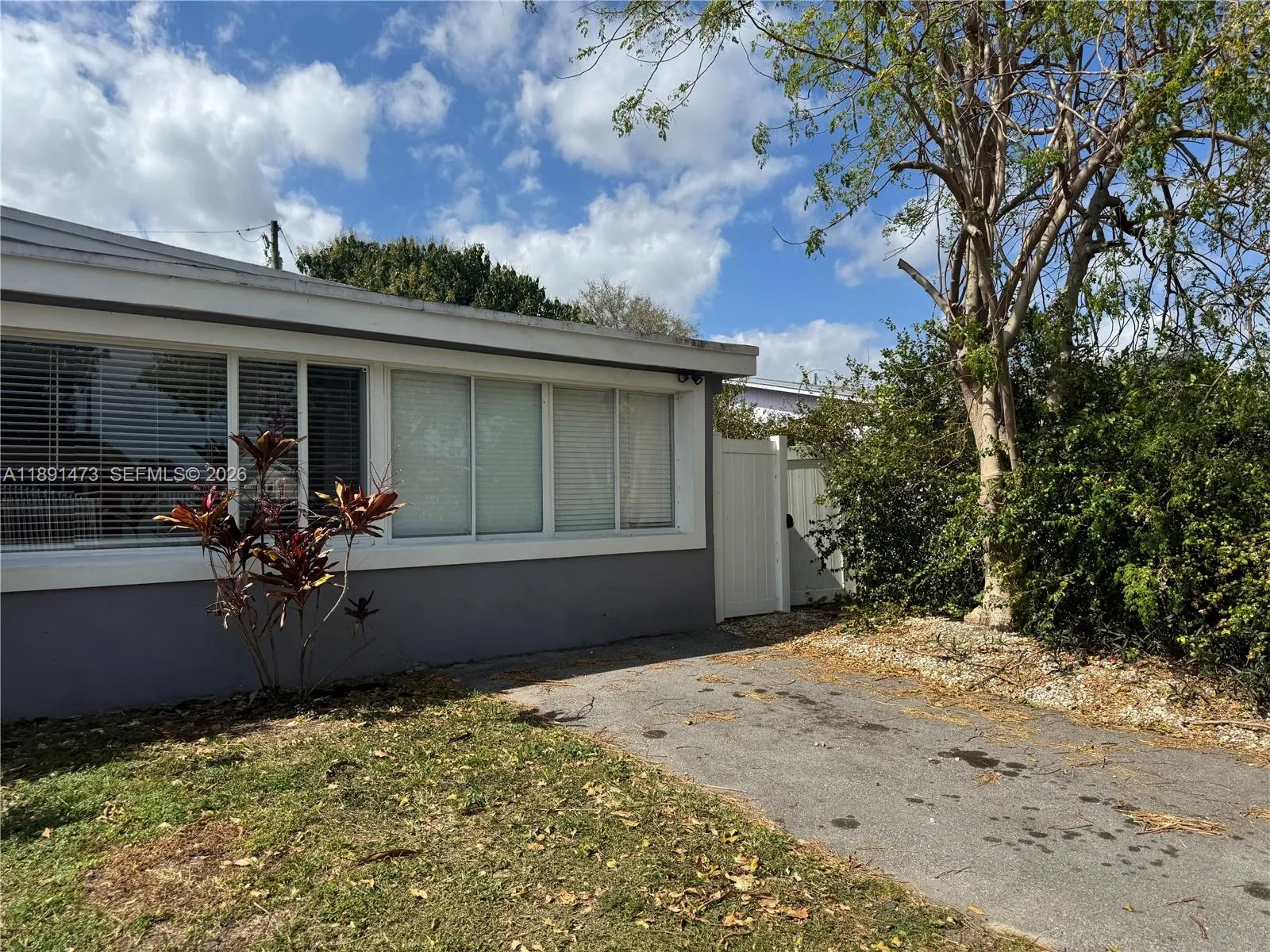 18100 NW 7th Pl, Miami Gardens FL 33169