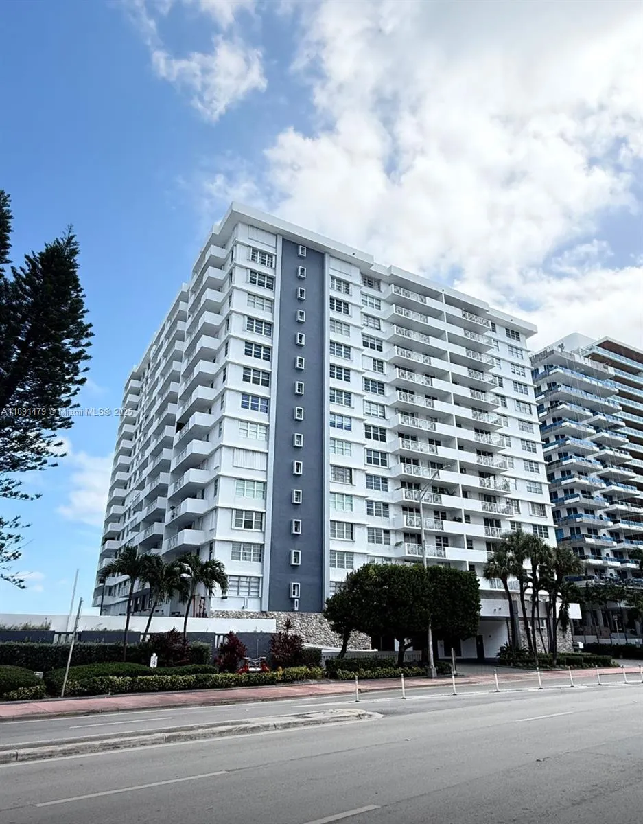 2 bedroom 2 bath for sale at 5825 Collins Ave # 7B, Miami Beach FL 33140