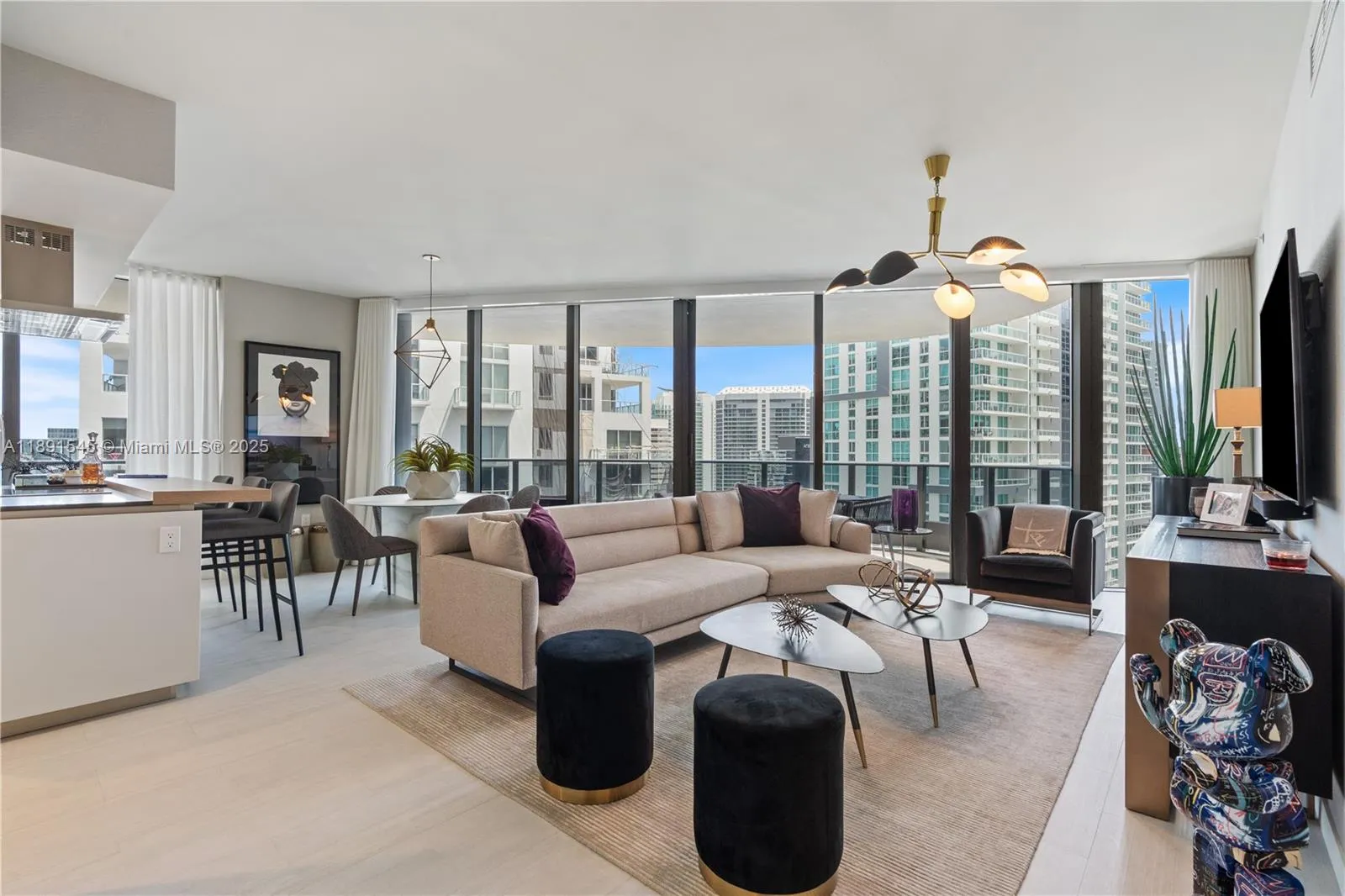 2 bedroom 2 bath for sale at 1000 Brickell Plz # 3401, Miami FL 33131