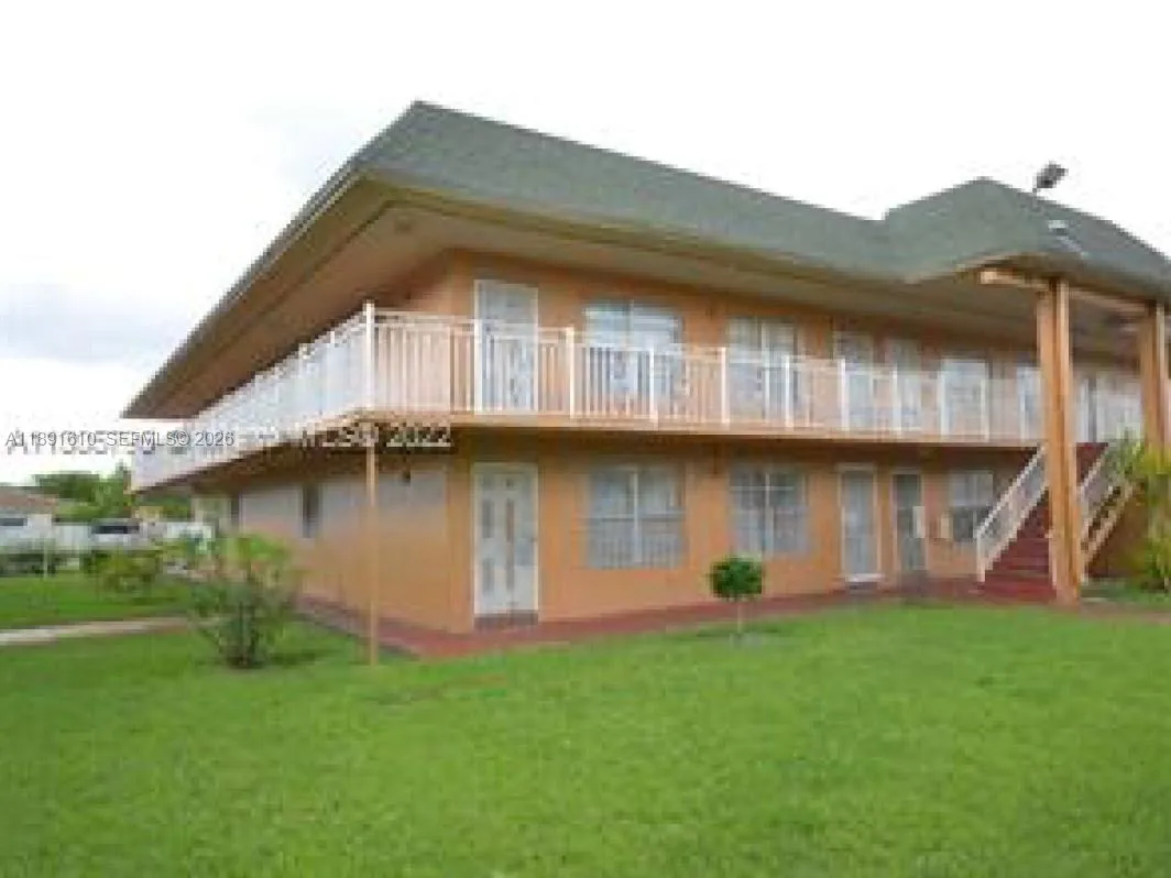 271 NW 177th St # 207, Miami Gardens FL 33169