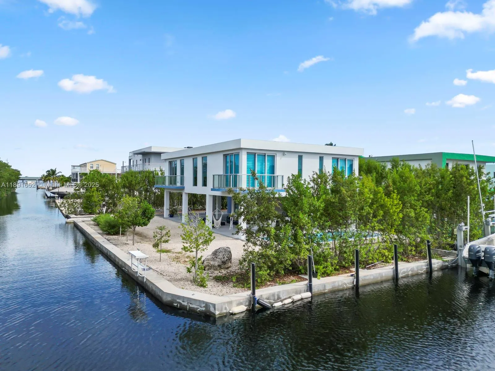 5 bedroom 4 bath for sale at 474 Bahia Honda Rd, Key Largo FL 33037