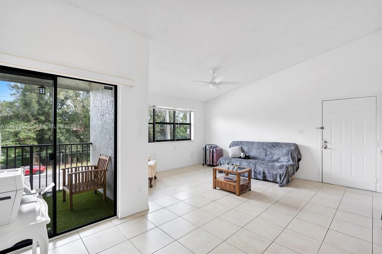 610 S Park Rd # 1, Hollywood FL 33021