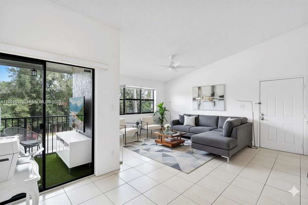 610 S Park Rd # 1, Hollywood FL 33021