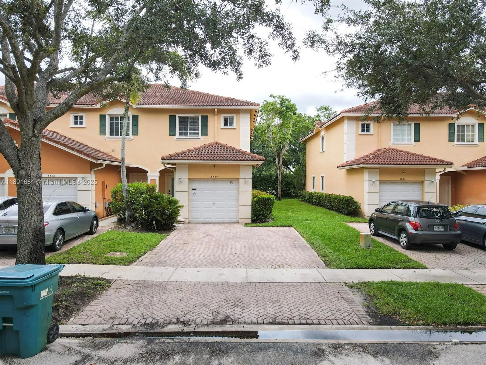 3 bedroom 2 bath for sale at 6580 Catalina Ln # 6580, Tamarac FL 33321