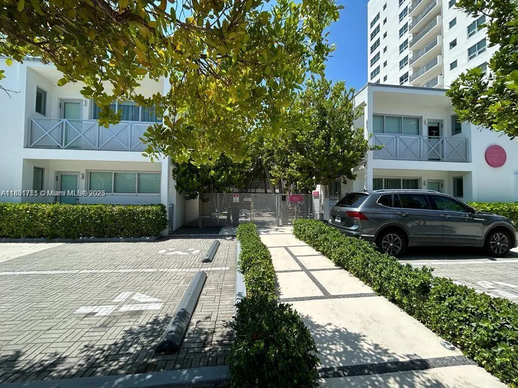 1816 Meridian Ave # 18, Miami Beach FL 33139